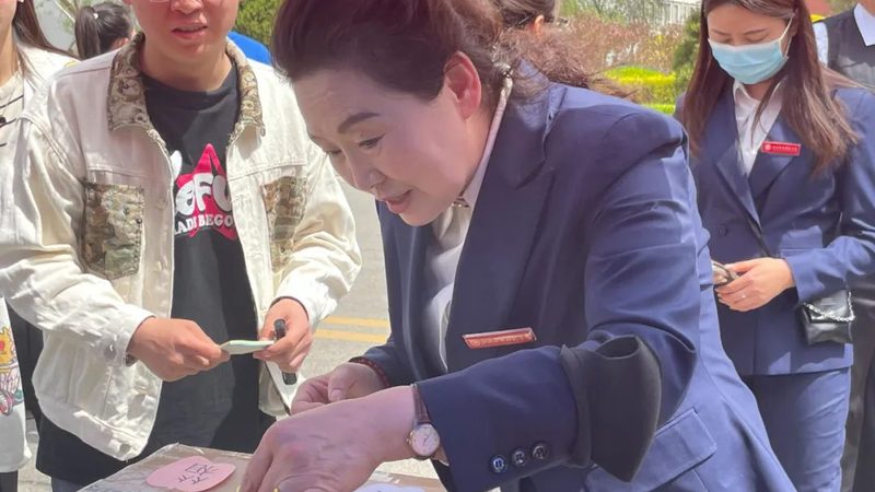 上海媒介投放服务：解析其核心要素与策略